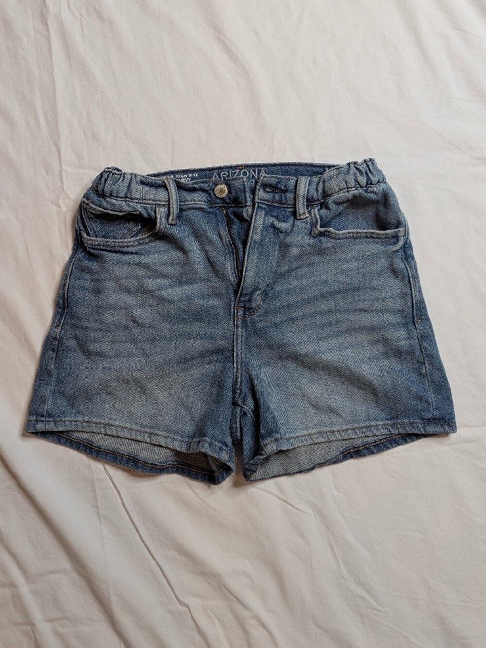 Arizona Jean Co. High rise curvy midi Jean shorts medium wash, Size 4